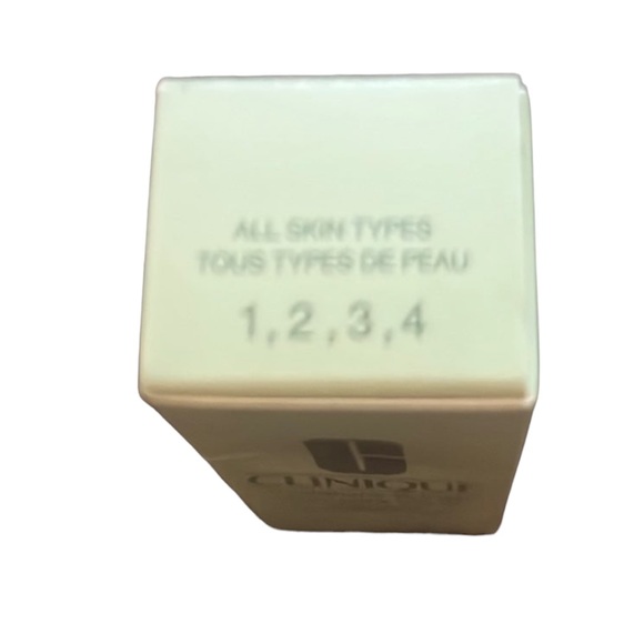 New Clinique Moisture Surge .24oz - Picture 3 of 3